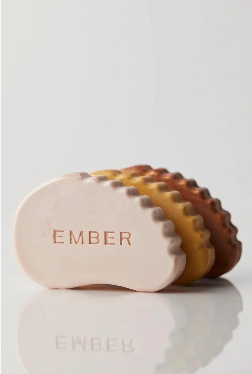 THE HIGHLIGHTING SERUM BAR